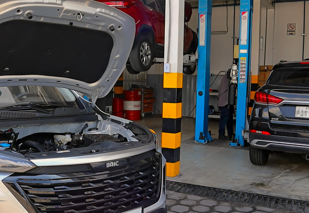 Auto al taller antes de la revisión vehicular